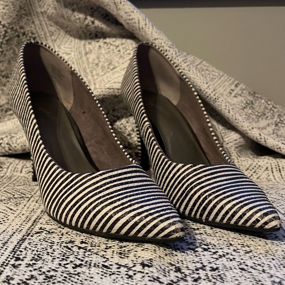 Seychelles Striped Heels Black & White sz 7.5 Shoes